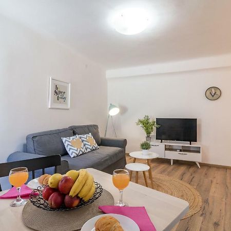 Central New Apartment Nonna Mara Rovinj Exteriör bild
