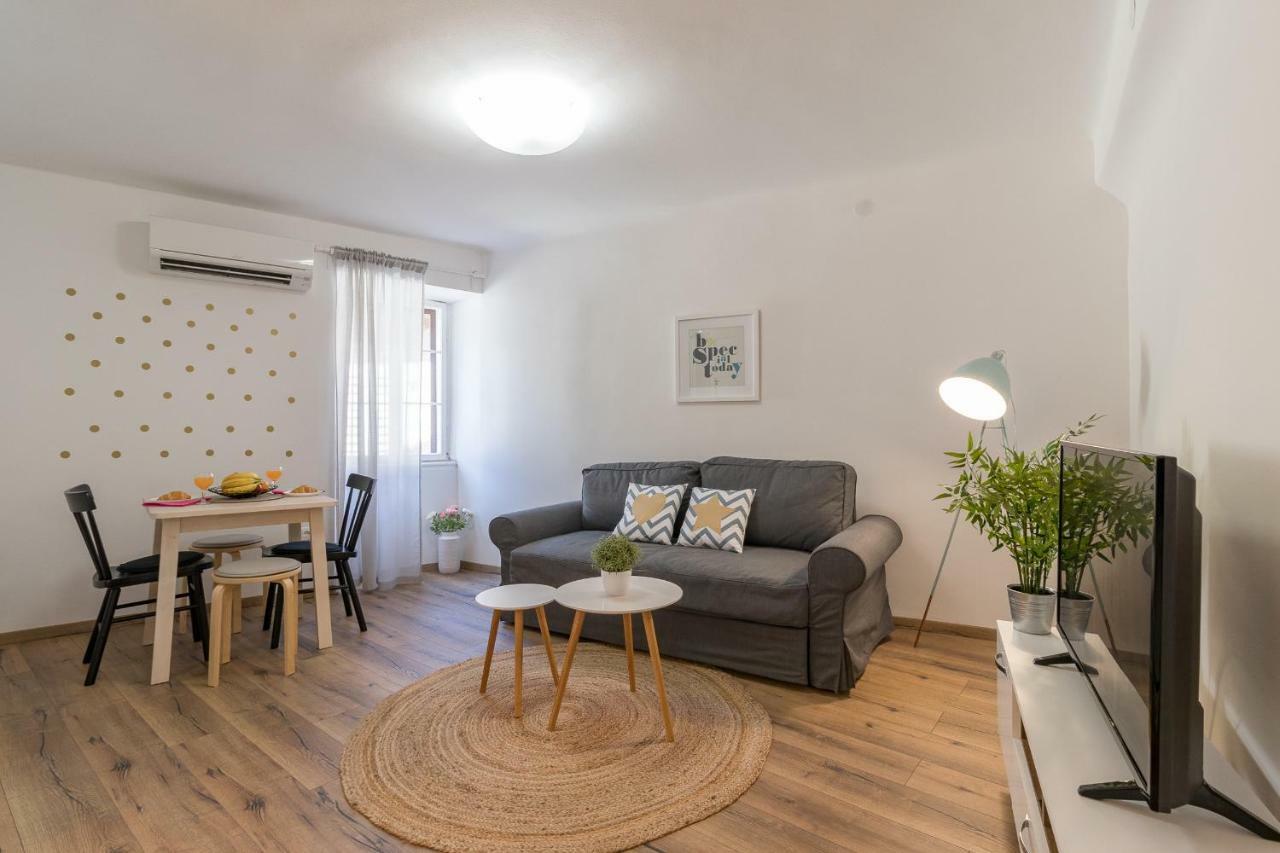 Central New Apartment Nonna Mara Rovinj Exteriör bild