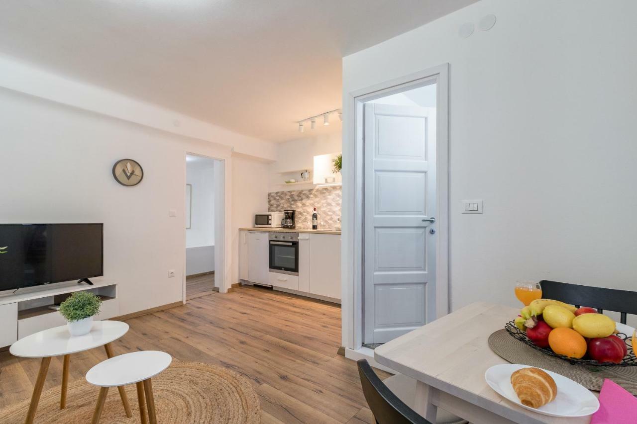Central New Apartment Nonna Mara Rovinj Exteriör bild
